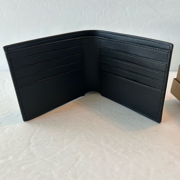 NIB 3PC Printed Canvas Wallet Set, “O” Design (not Coach), Dust bag included - Picture 4 of 11